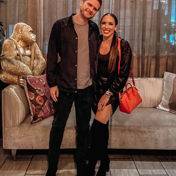 Meet your Posher, Stephanie - Picture 4 of 5